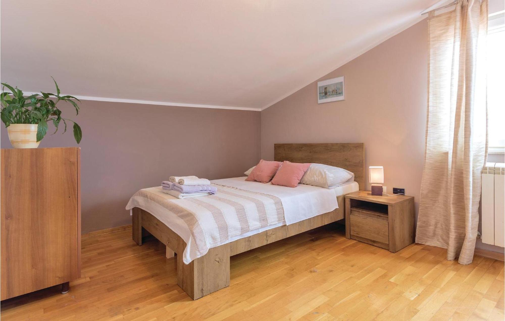 4 Bedroom Stunning In Apartment