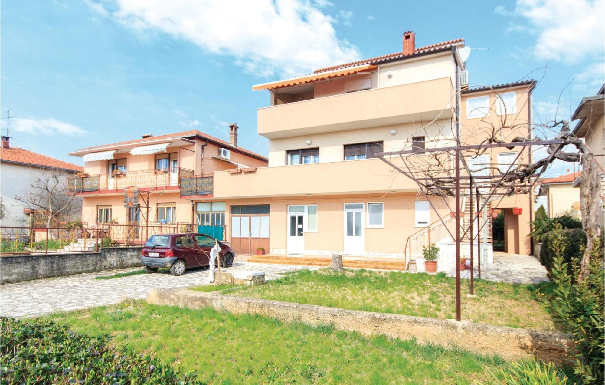 4 Bedroom Stunning In Pula